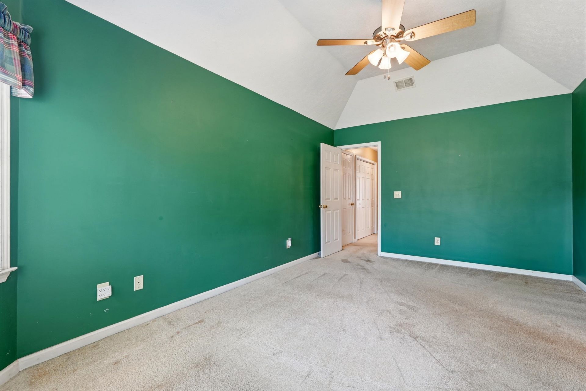 415 Lake Park Dr.  Photo 10