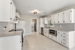 415 Lake Park Dr.  photo 4