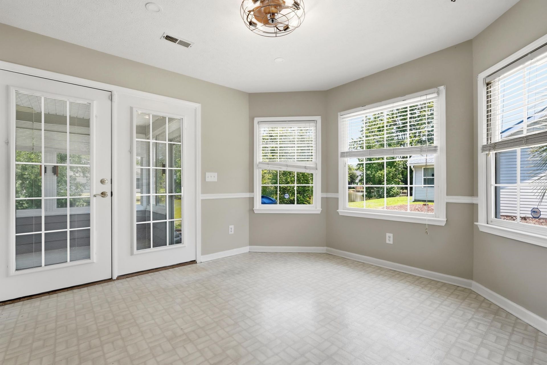 415 Lake Park Dr.  Photo 8