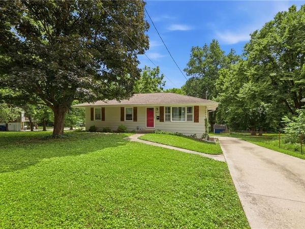 1415 W 25th Street, Independence, MO 64052