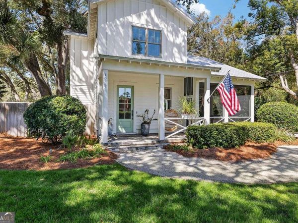 1925 Frederica Road, St. Simons, GA 31522