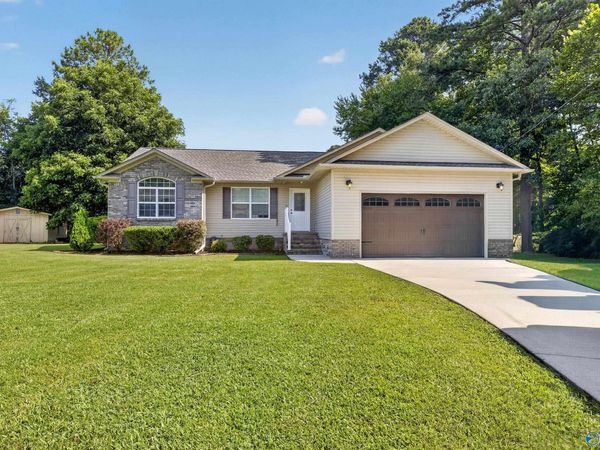 204 Mountain Lake Circle, Rainbow City, AL 35906