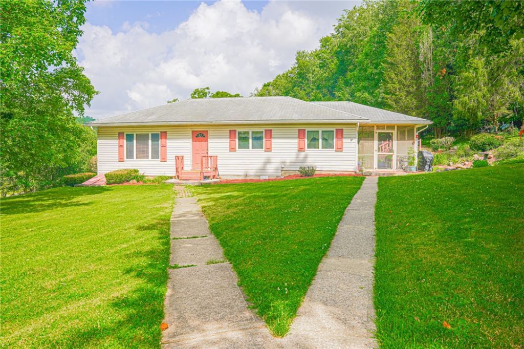 3886 Darlington Rd , Darlington, PA 16115 Main Photo