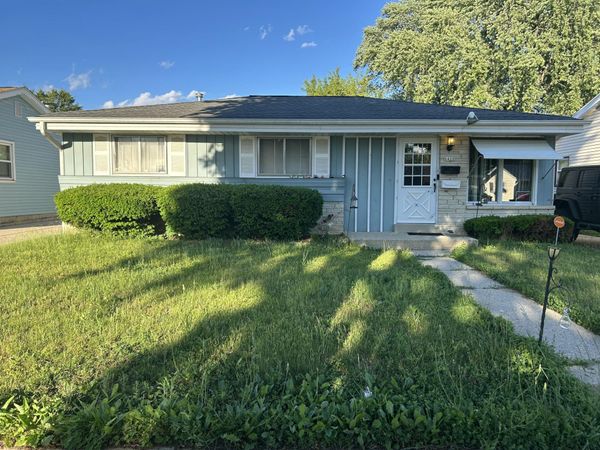 6420 N 49th St, Milwaukee, WI 53223