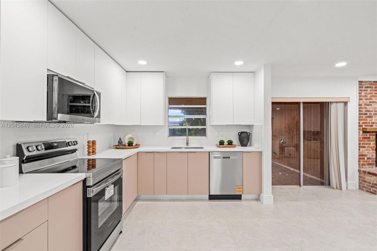 18103 SW 93rd Avenue, Palmetto Bay, FL 33157 Photo