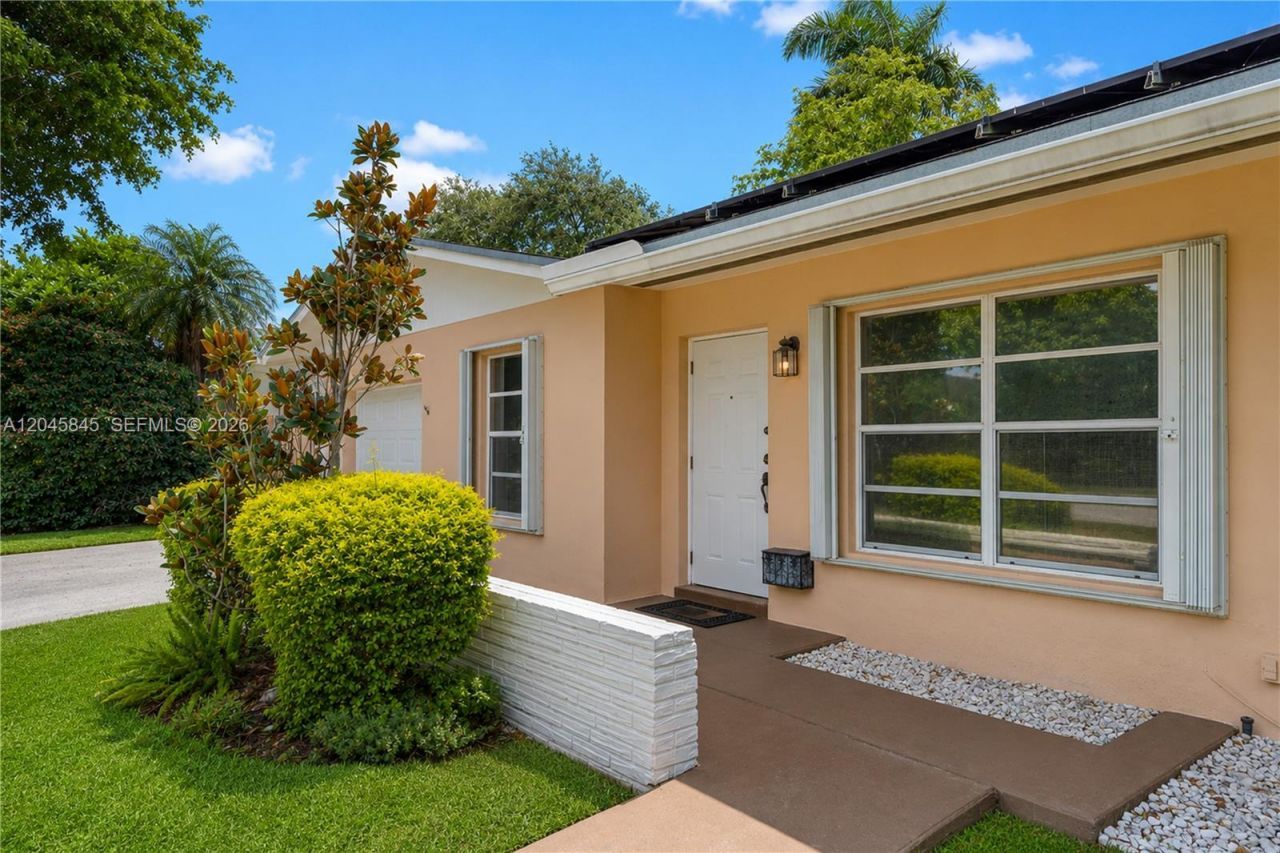 18103 SW 93rd Avenue , Palmetto Bay, FL 33157 Photo