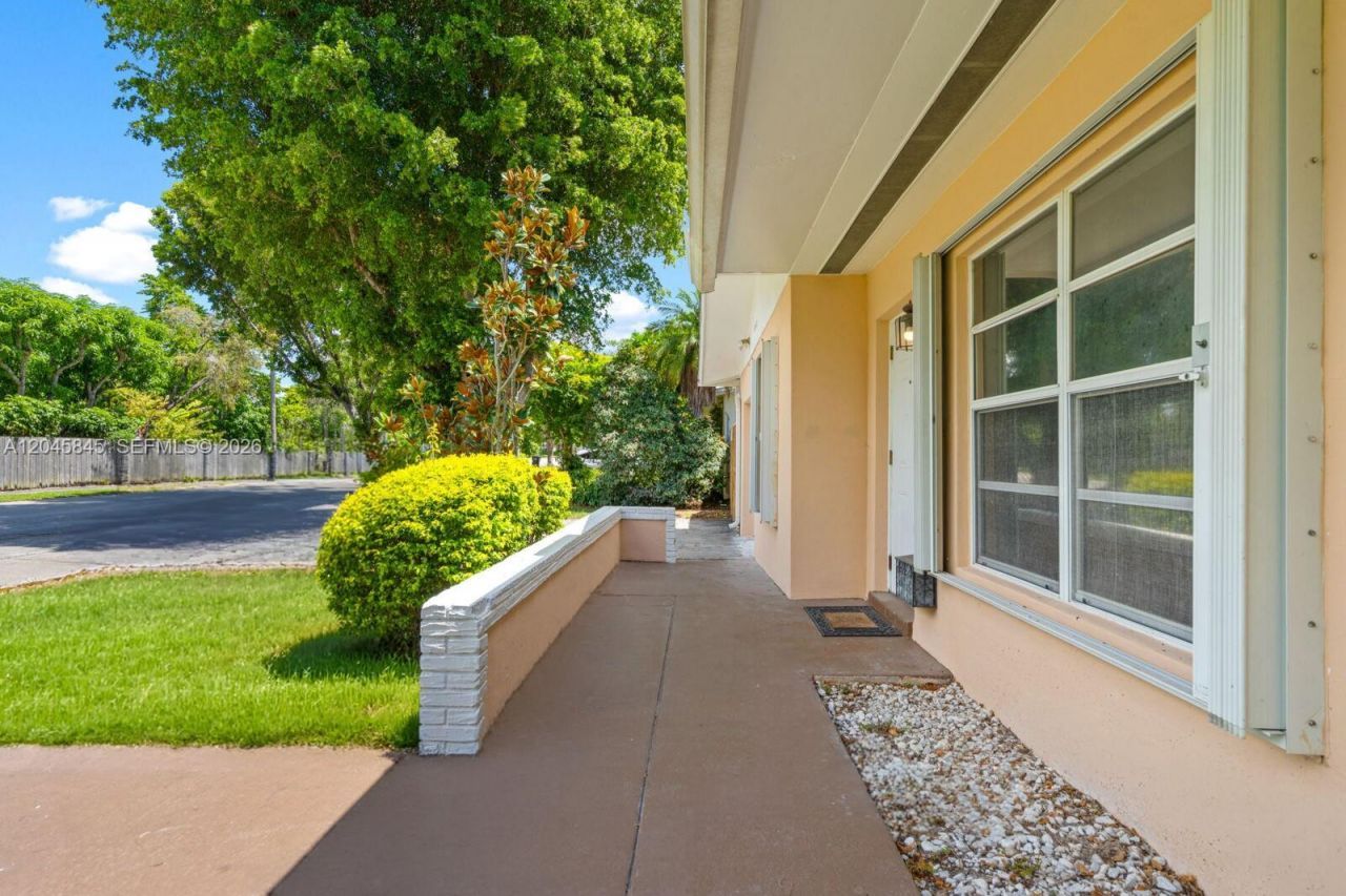 18103 SW 93rd Avenue , Palmetto Bay, FL 33157 Photo
