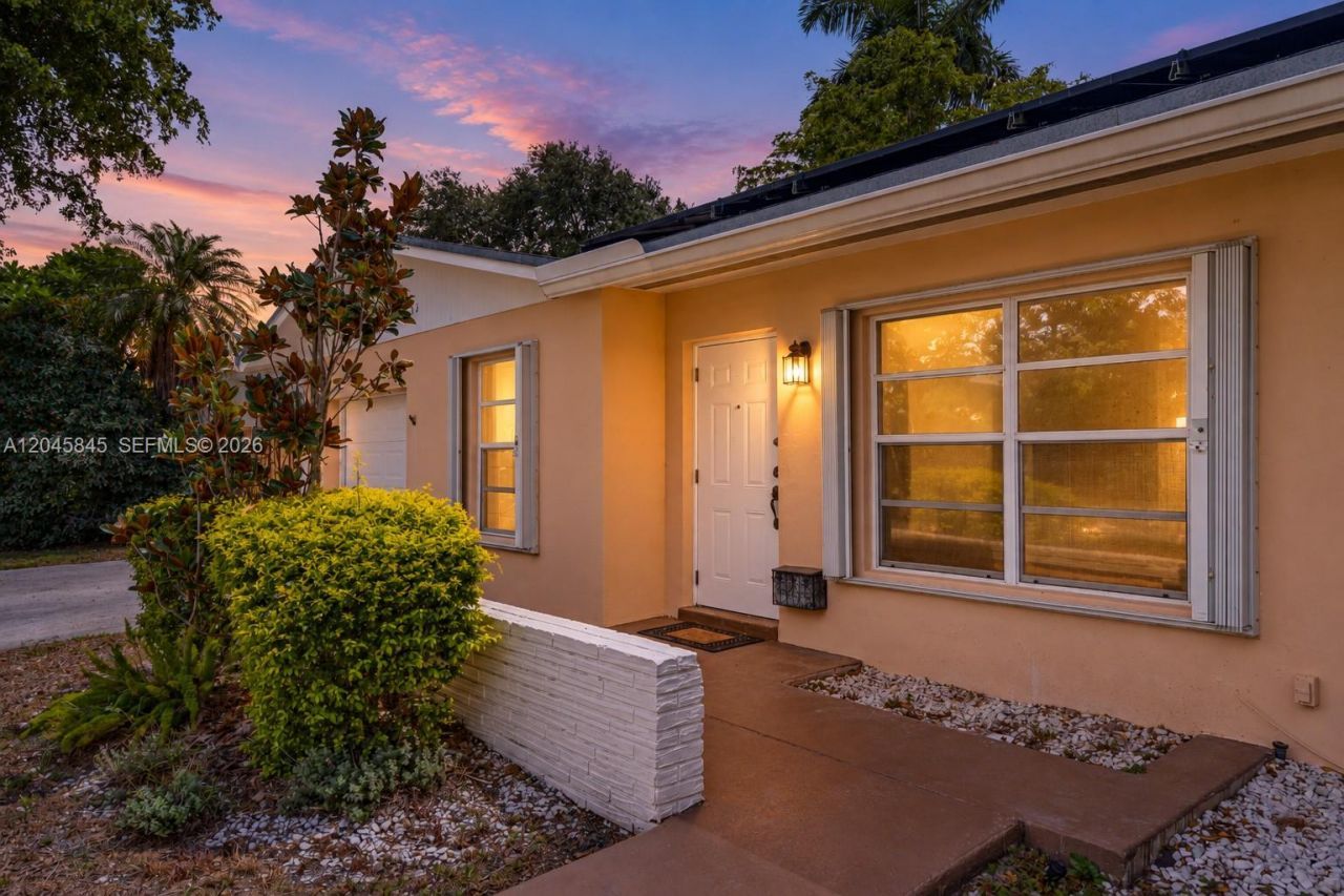18103 SW 93rd Avenue, Palmetto Bay, FL 33157 Photo