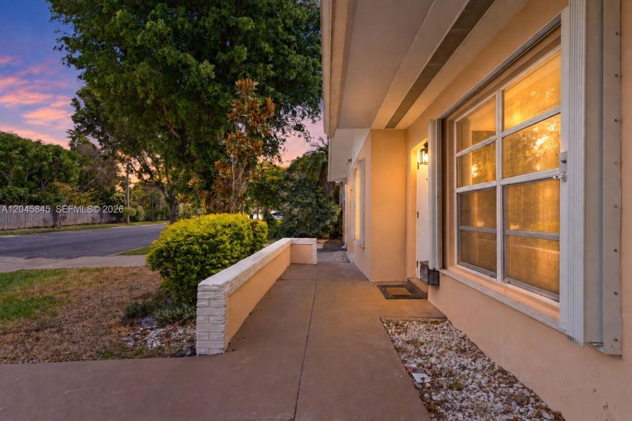 18103 SW 93rd Avenue, Palmetto Bay, FL 33157 Photo