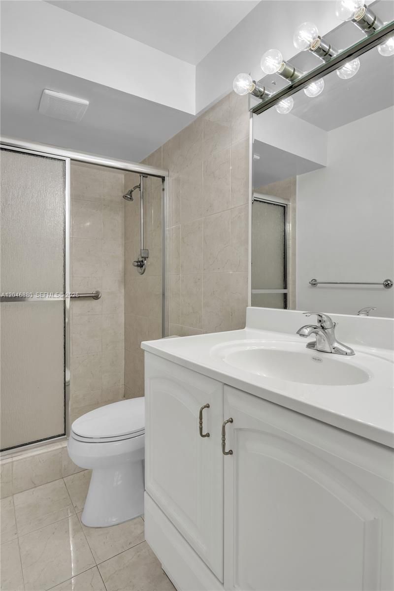 1000 NE 14th Ave , Unit 503, Hallandale Beach, FL 33009 Photo
