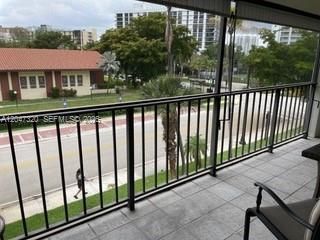 201 178th Dr , Unit 304, Sunny Isles Beach, FL 33160 Photo