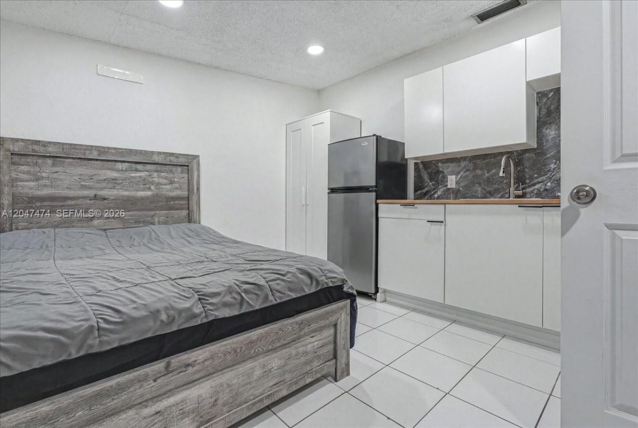 7850 W 16th Ave, Hialeah, FL 33014 Photo