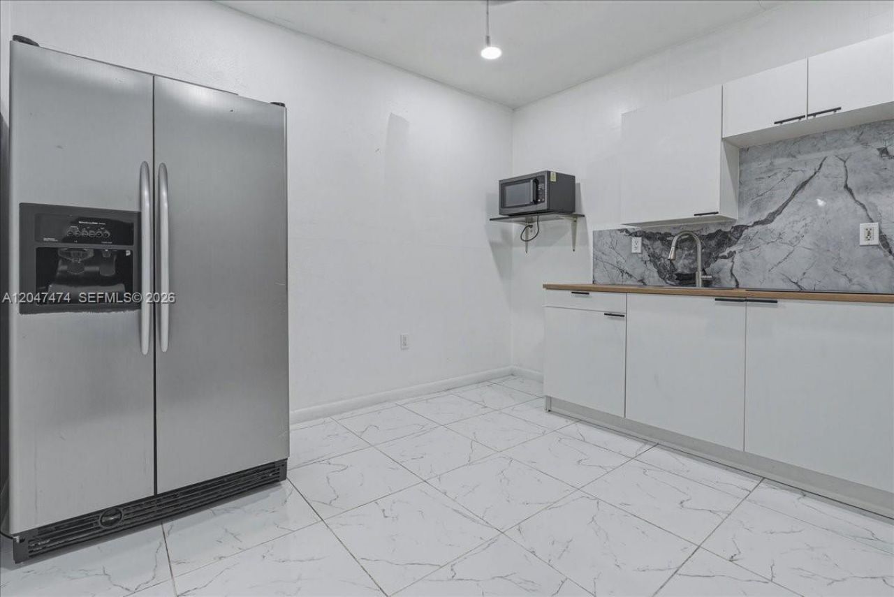 7850 W 16th Ave, Hialeah, FL 33014 Photo