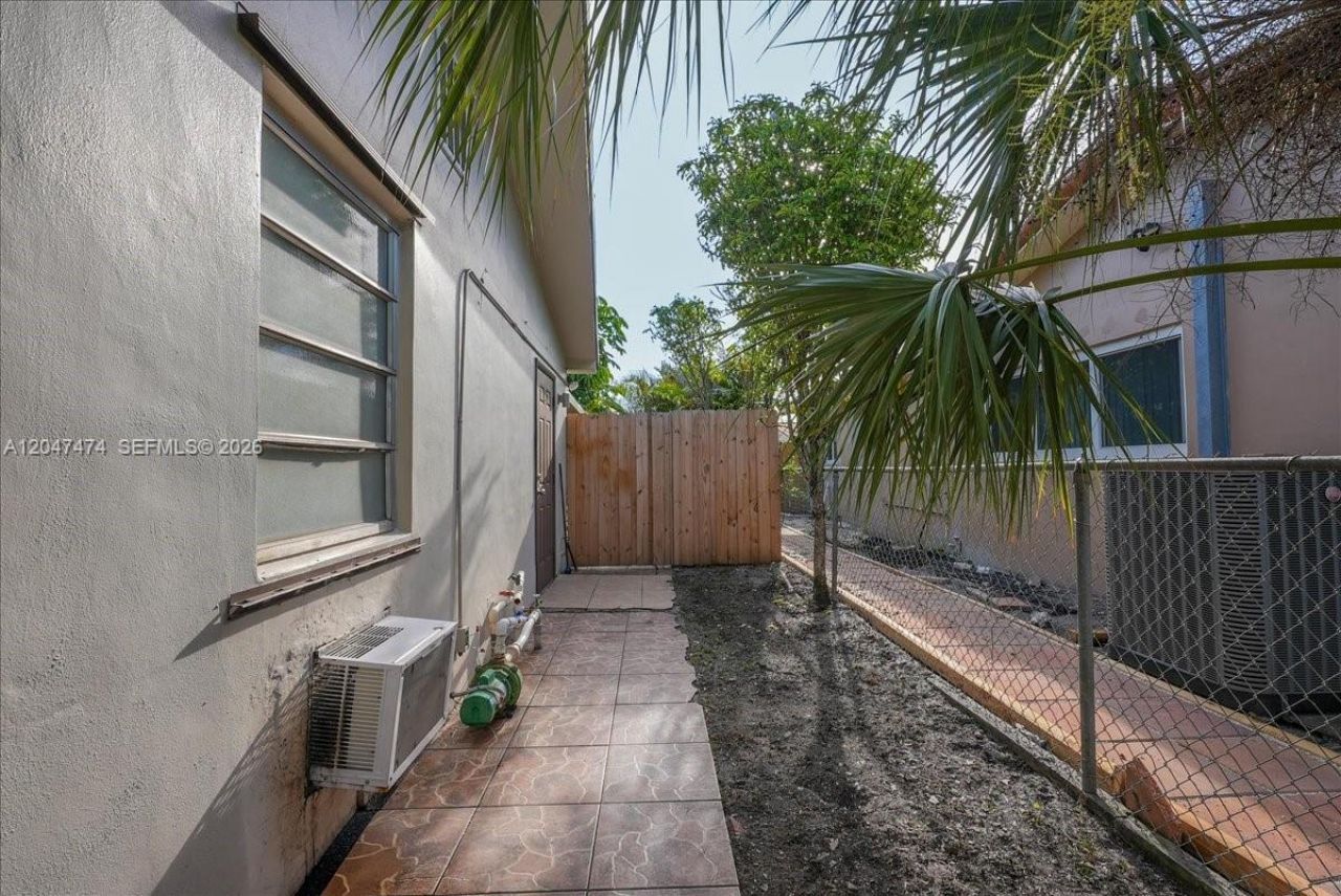 7850 W 16th Ave, Hialeah, FL 33014 Photo