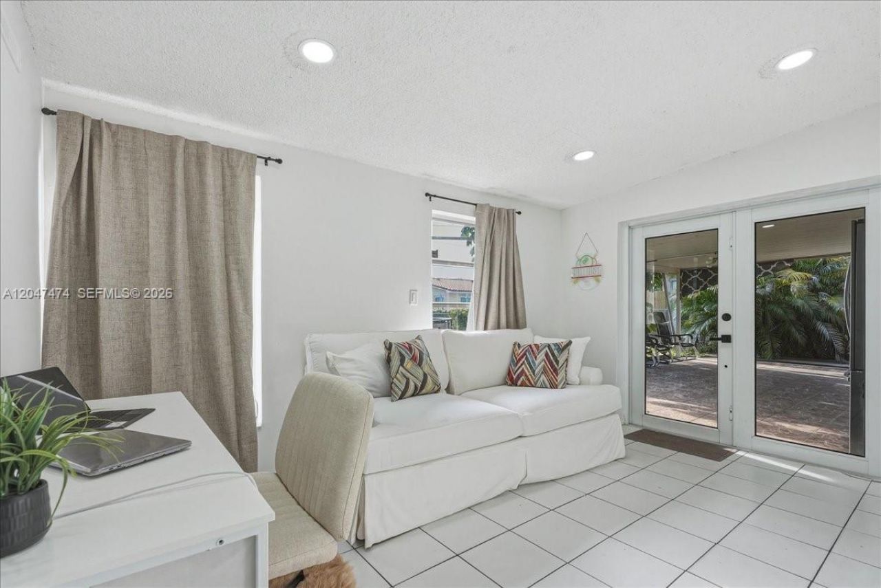 7850 W 16th Ave, Hialeah, FL 33014 Photo