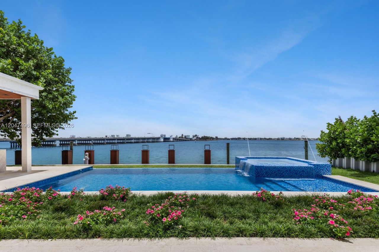 9720 W Broadview Dr , Bay Harbor Islands, FL 33154 Photo