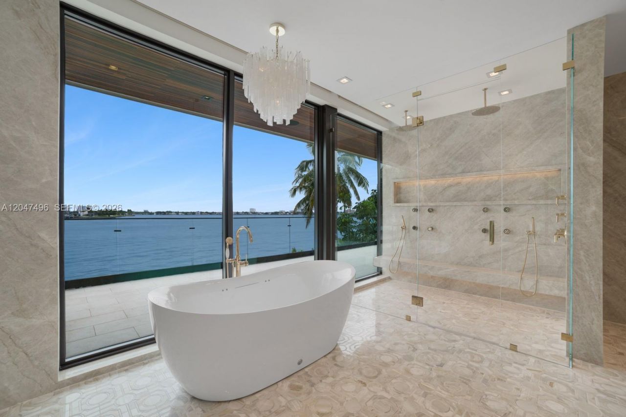 9720 W Broadview Dr , Bay Harbor Islands, FL 33154 Photo
