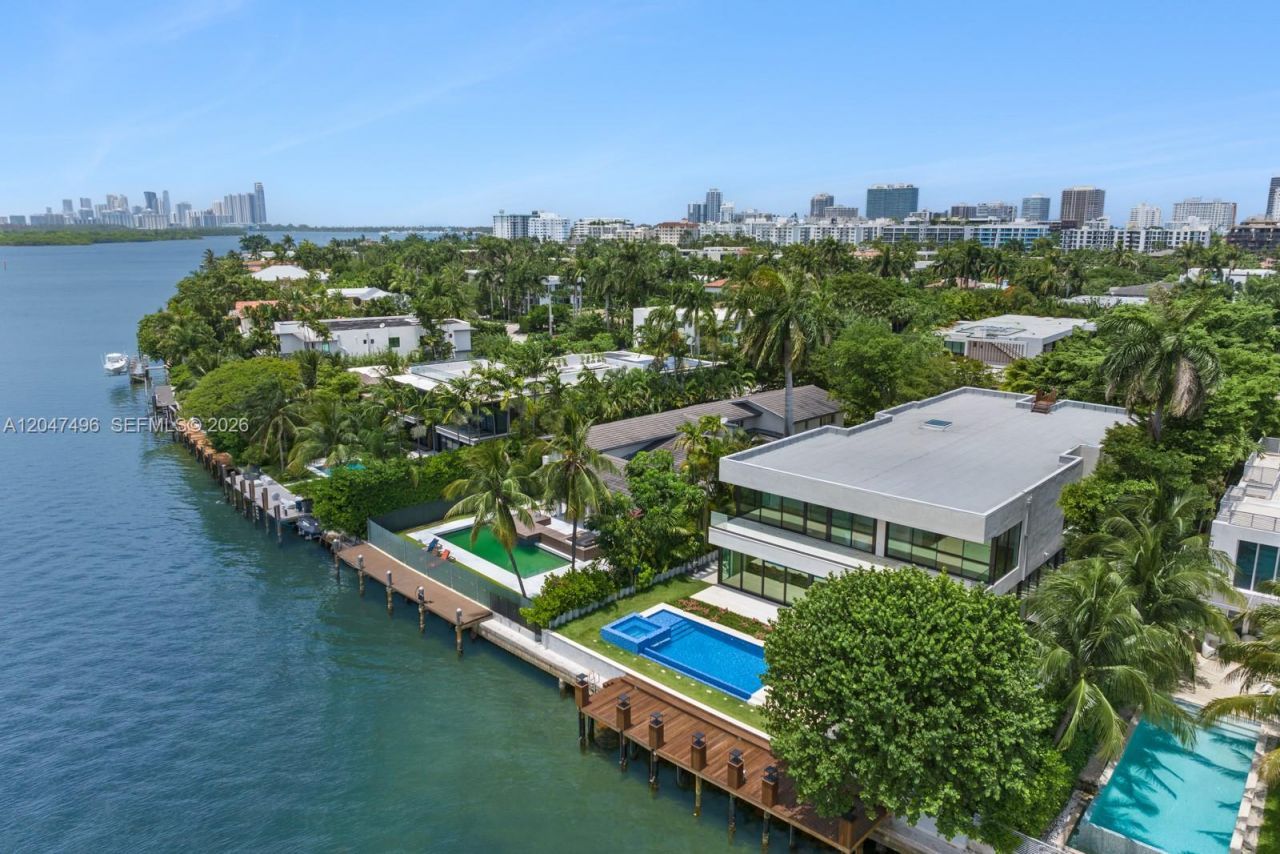 9720 W Broadview Dr , Bay Harbor Islands, FL 33154 Photo
