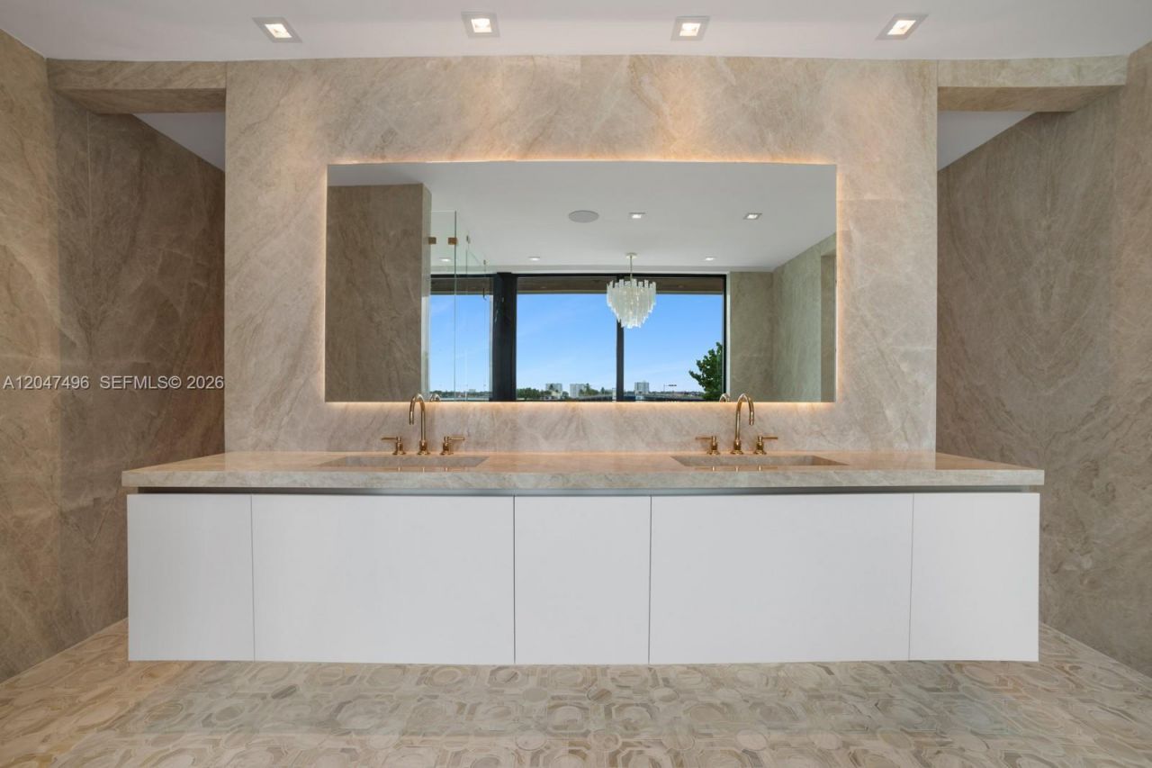 9720 W Broadview Dr , Bay Harbor Islands, FL 33154 Photo
