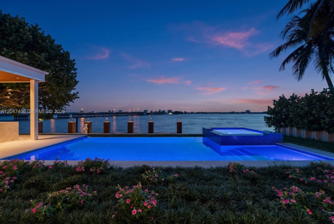 9720 W Broadview Dr , Bay Harbor Islands, FL 33154 Photo