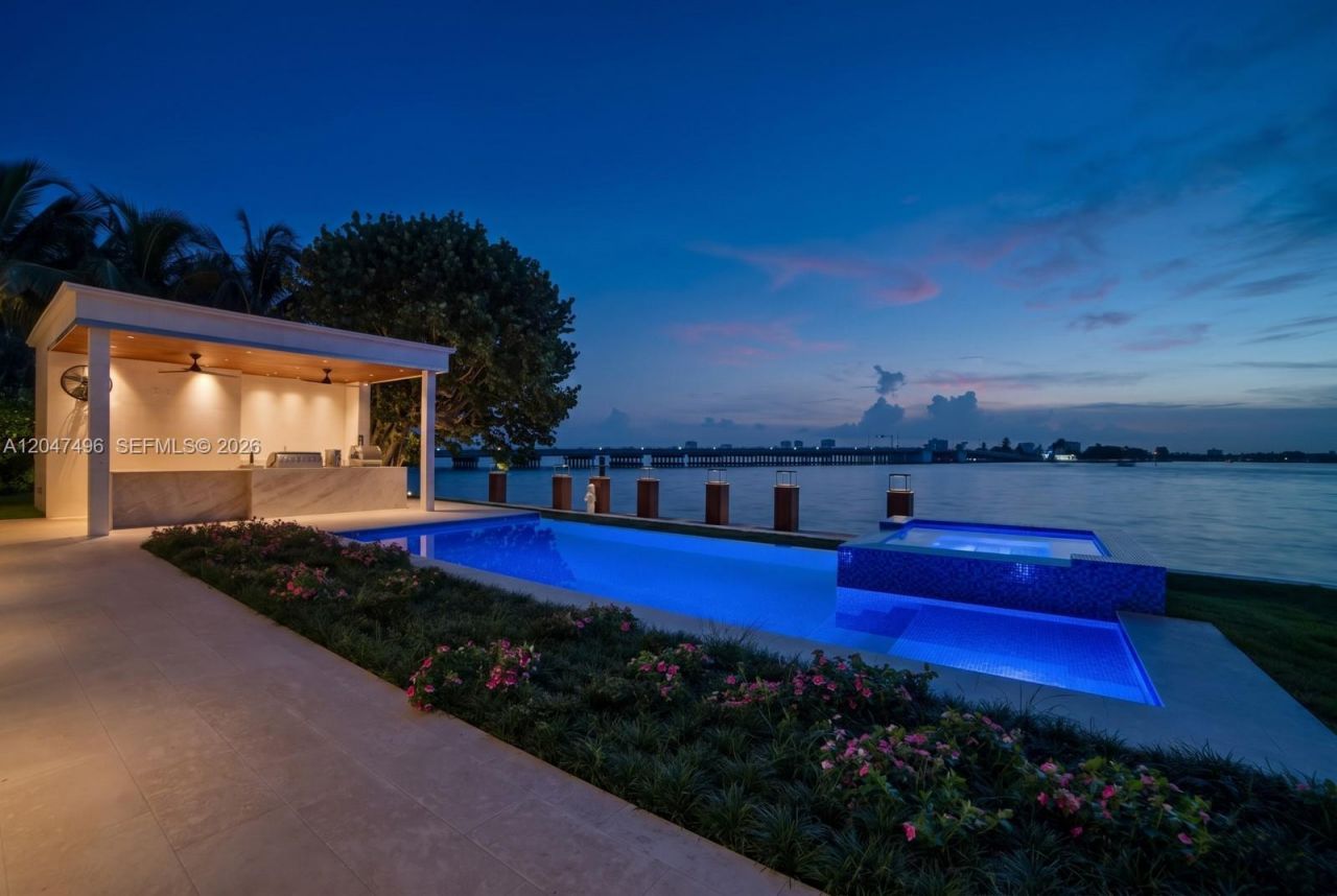 9720 W Broadview Dr , Bay Harbor Islands, FL 33154 Photo