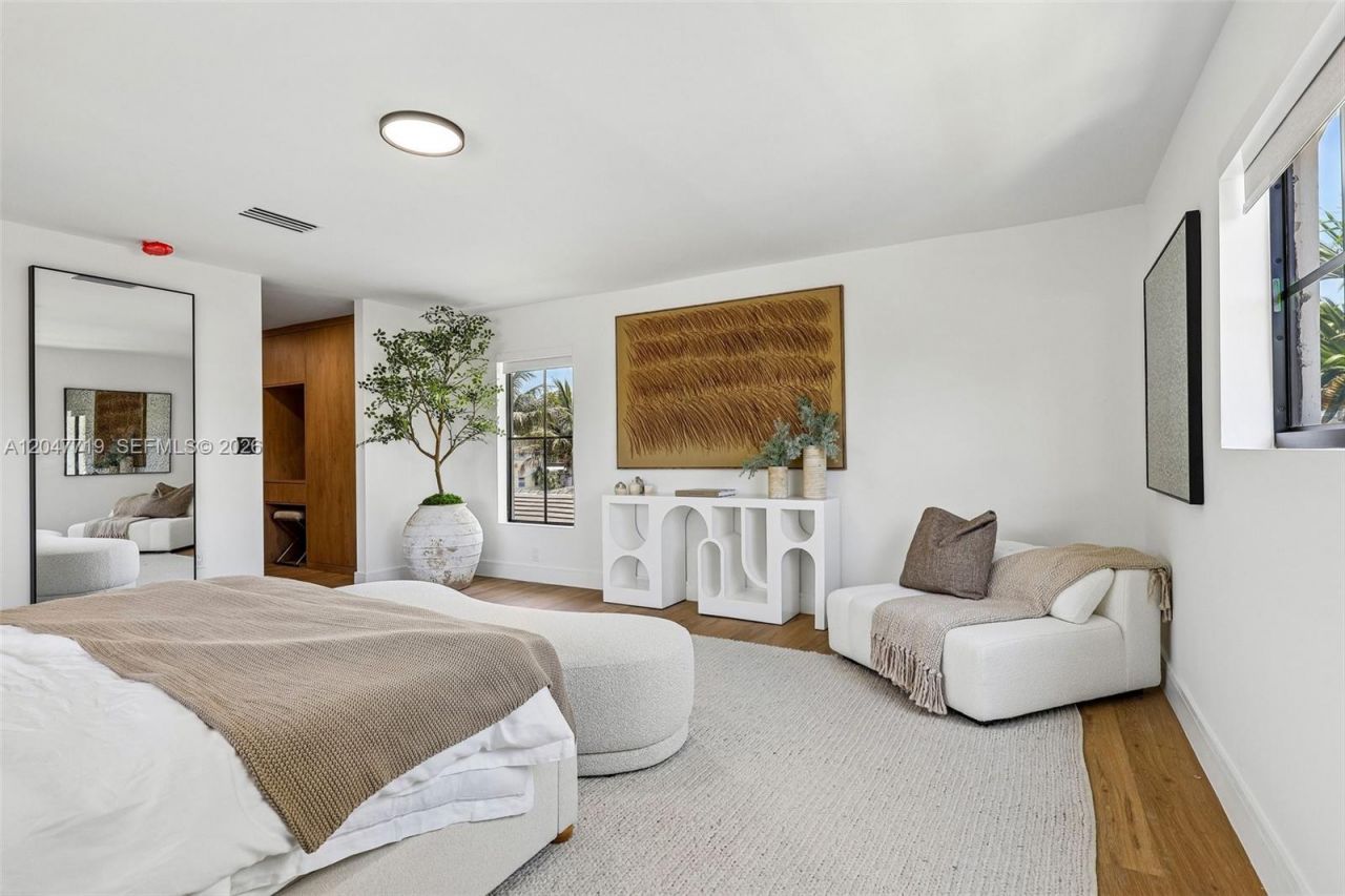 7811 Carlyle Ave , Miami Beach, FL 33141 Photo