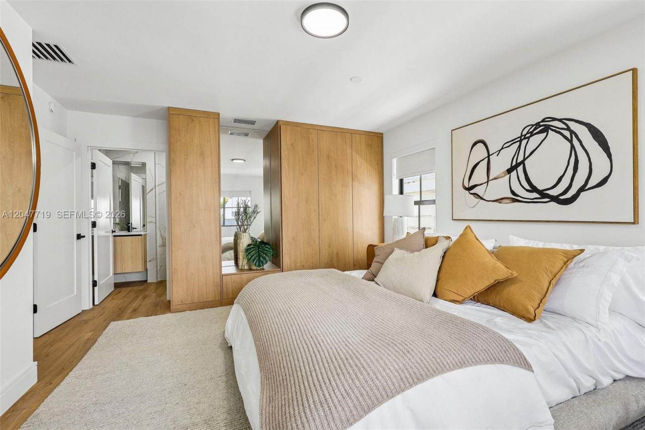 7811 Carlyle Ave , Miami Beach, FL 33141 Photo