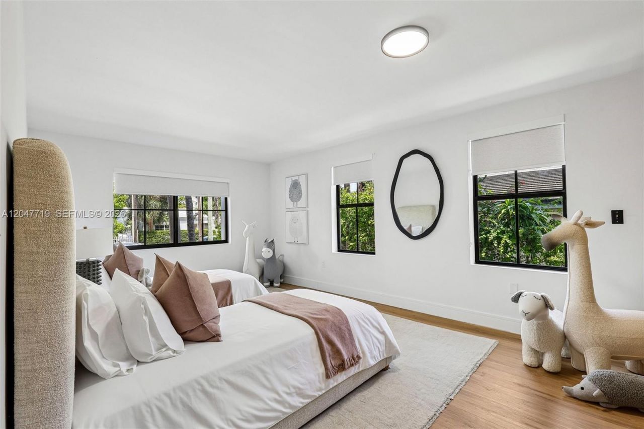 7811 Carlyle Ave , Miami Beach, FL 33141 Photo