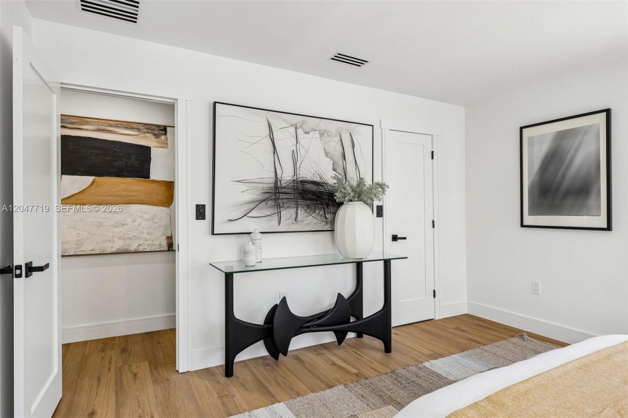 7811 Carlyle Ave , Miami Beach, FL 33141 Photo
