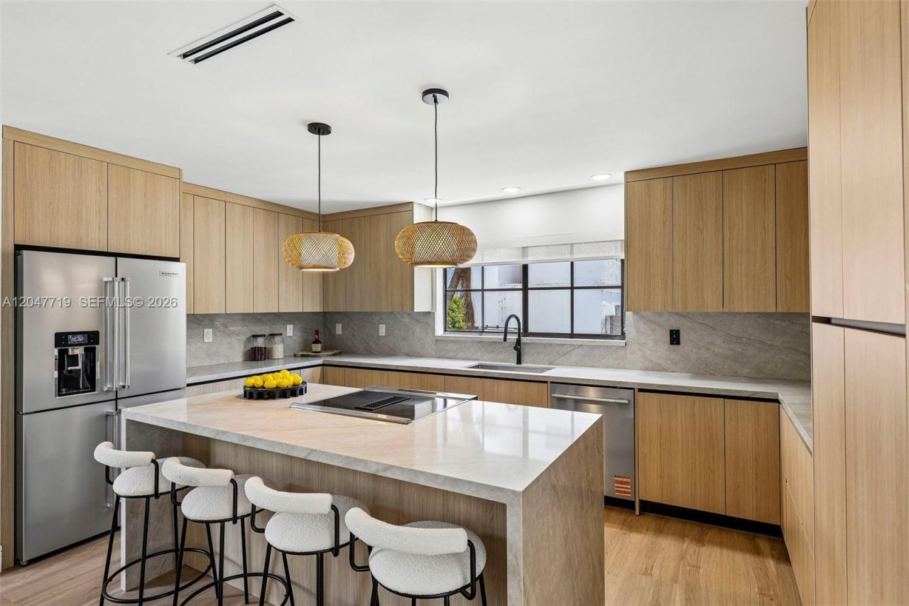 7811 Carlyle Ave , Miami Beach, FL 33141 Photo
