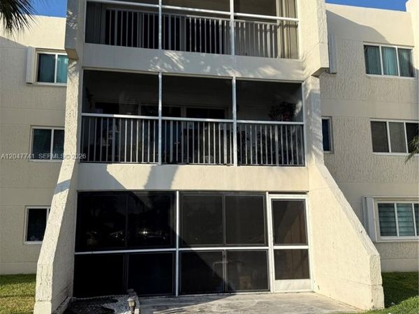 120 Lakeview Dr , Unit 114, Weston, FL 33326