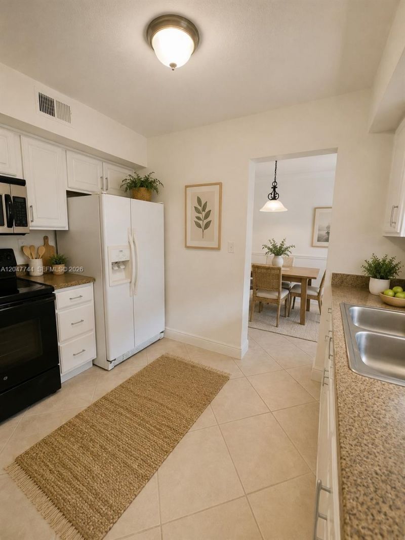 8601 SW 94th St, Unit 105W, Miami, FL 33156 Photo
