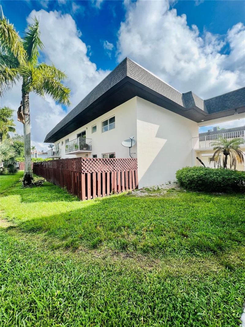 8601 SW 94th St, Unit 105W, Miami, FL 33156 Photo