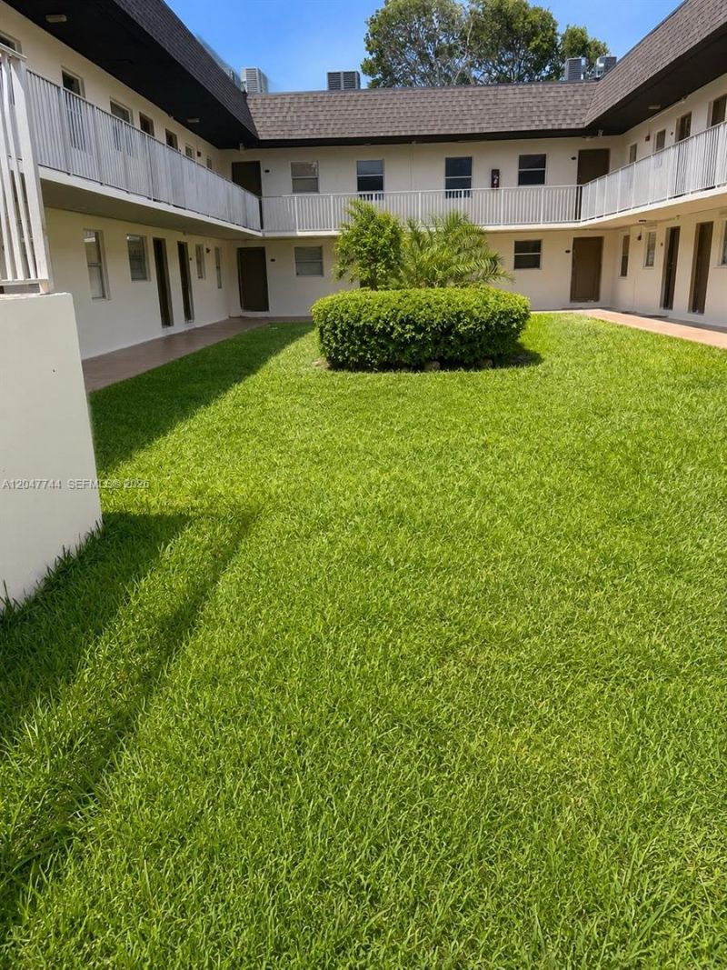 8601 SW 94th St, Unit 105W, Miami, FL 33156 Photo