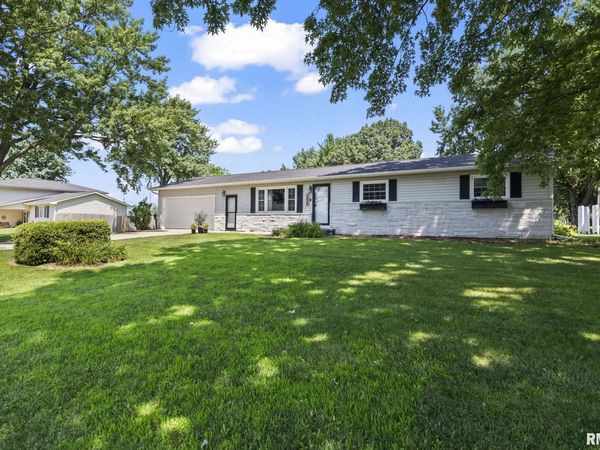2630 14TH Street, Lincoln, IL 62656
