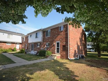 559 Fox Hills Drive N, Bloomfield Hills, MI 48304