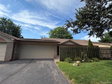 5220 W Utica Road, Shelby Twp, MI 48317