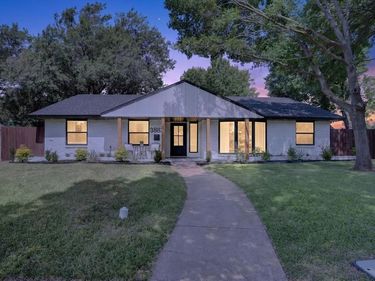 3883 Antigua Circle, Dallas, TX 75244