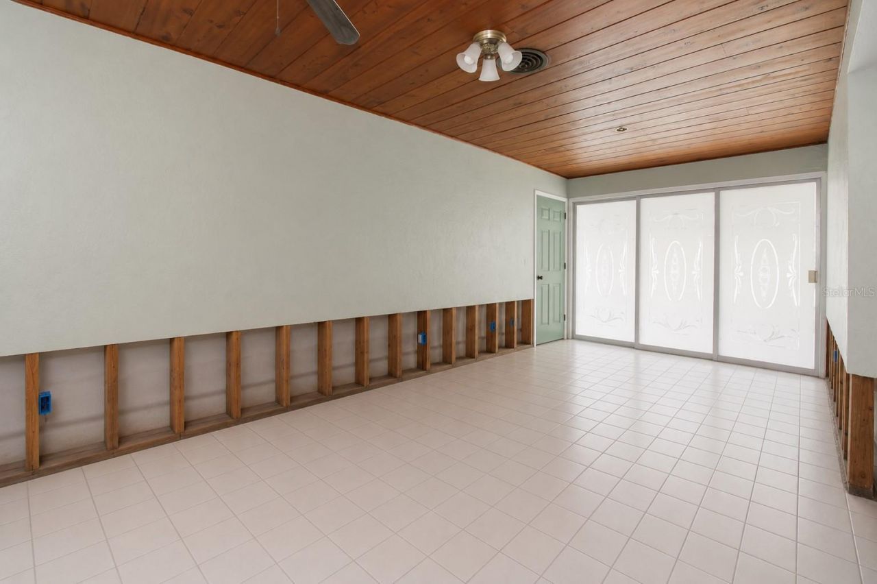 525 Hampton Avenue Ne, Saint Petersburg, FL 33703 Photo