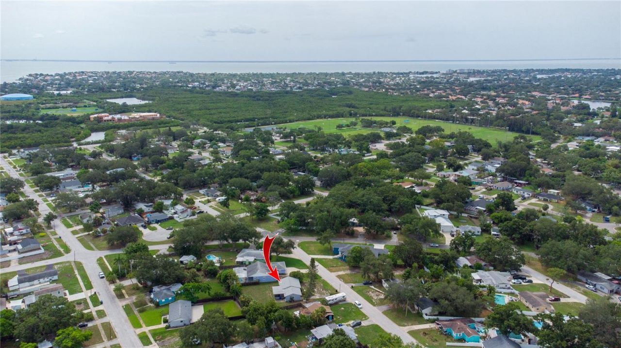 525 Hampton Avenue Ne, Saint Petersburg, FL 33703 Photo