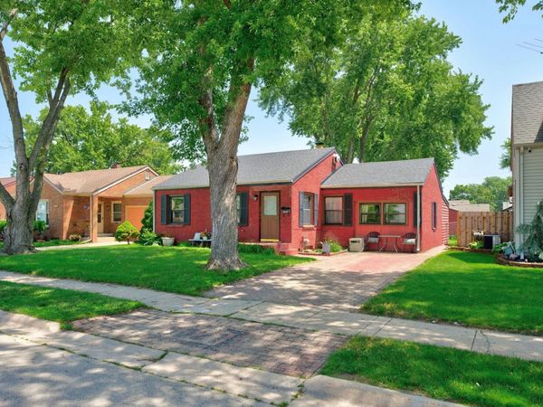 5021 Arlington Street, LOVES PARK, IL 61111