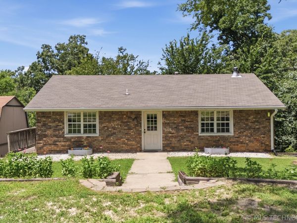 13685 E Crestview Drive, Claremore, OK 74019