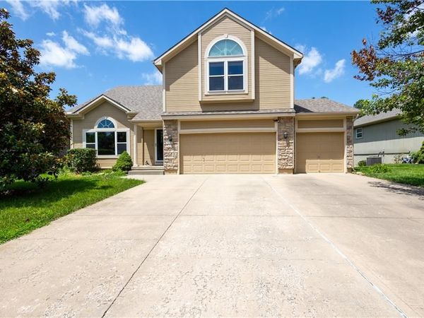 722 Garnes Street, Raymore, MO 64083