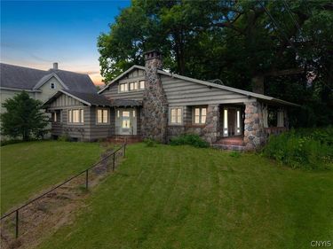 1035 Oak Street , Syracuse, NY 13203