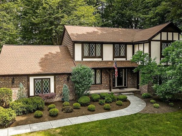 4700 Pine Manor , Clarence, NY 14031