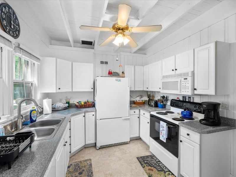 528 E 4th Street, Lakeside, OH 43440 Photo 13