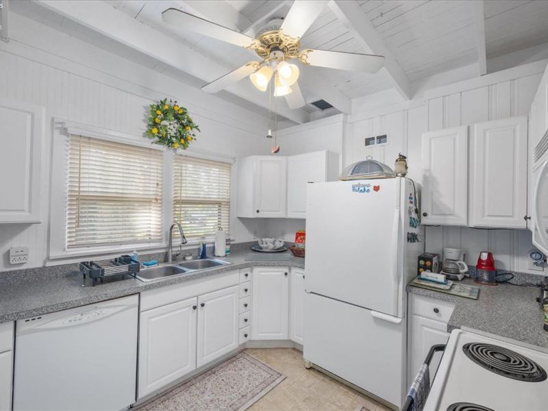 528 E 4th Street, Lakeside, OH 43440 Photo 14