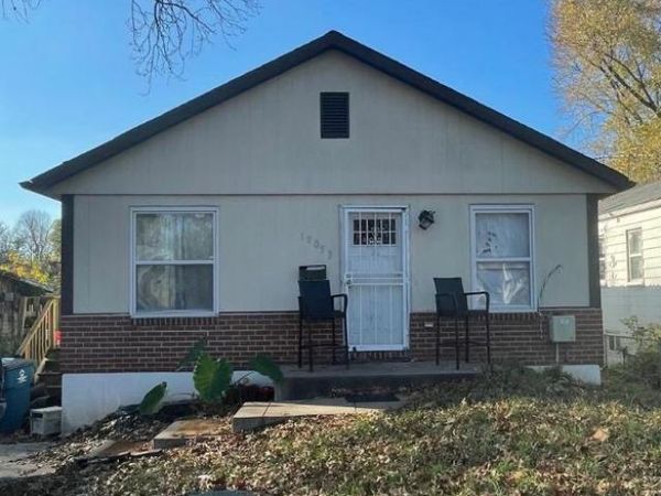 10053 Monarch Drive , St Louis, MO 63136