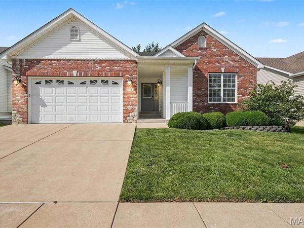 1109 Winter Lake Drive, Fenton, MO 63026