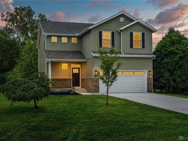 2873 Cove Circle, Beavercreek, OH 45431
